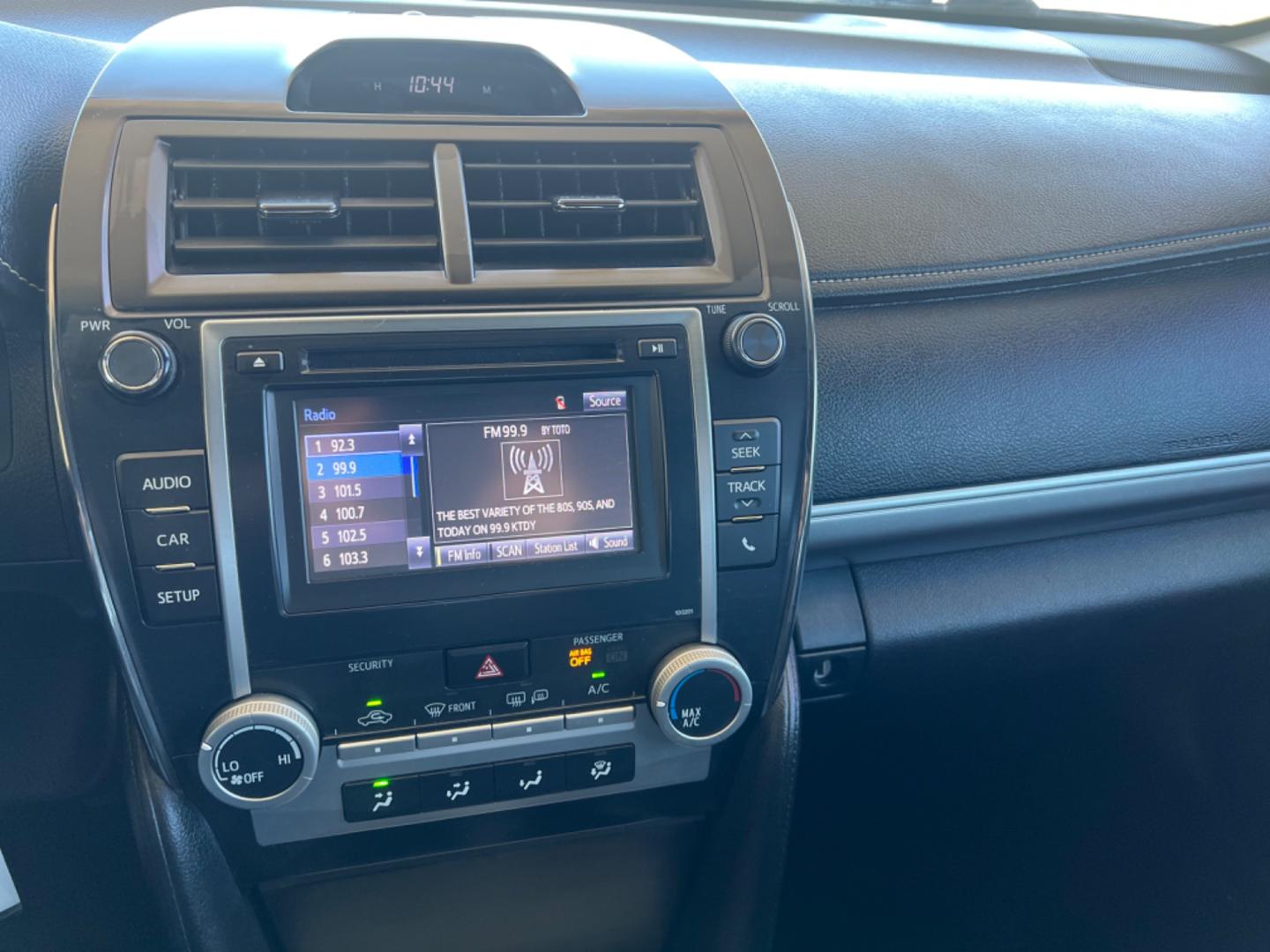 2014 Gray /Black Toyota Camry SE (4T1BF1FKXEU) with an 2.5L 4Cylinder engine, Automatic transmission, located at 4520 Airline Hwy, Baton Rouge, LA, 70805, (225) 357-1497, 30.509325, -91.145432 - 2014 Toyota Camry SE No Accidents, Two Owner, 2.5L 4 Cylinder, 180K Miles, All Power, Backup Camera. NO IN HOUSE FINANCING. FOR INFO PLEASE CONTACT JEFF AT 225 357-1497 CHECK OUT OUR A+ RATING WITH THE BETTER BUSINESS BUREAU WE HAVE BEEN A FAMILY OWNED AND OPERATED BUSINESS AT THE SAME LOCATION FOR - Photo#15